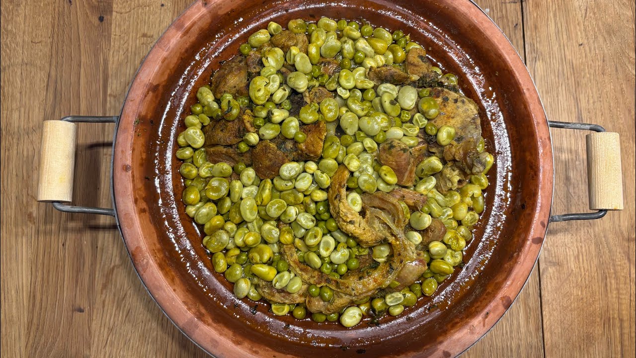طاجين مع اللحم والفول والجلبانة 😋😋