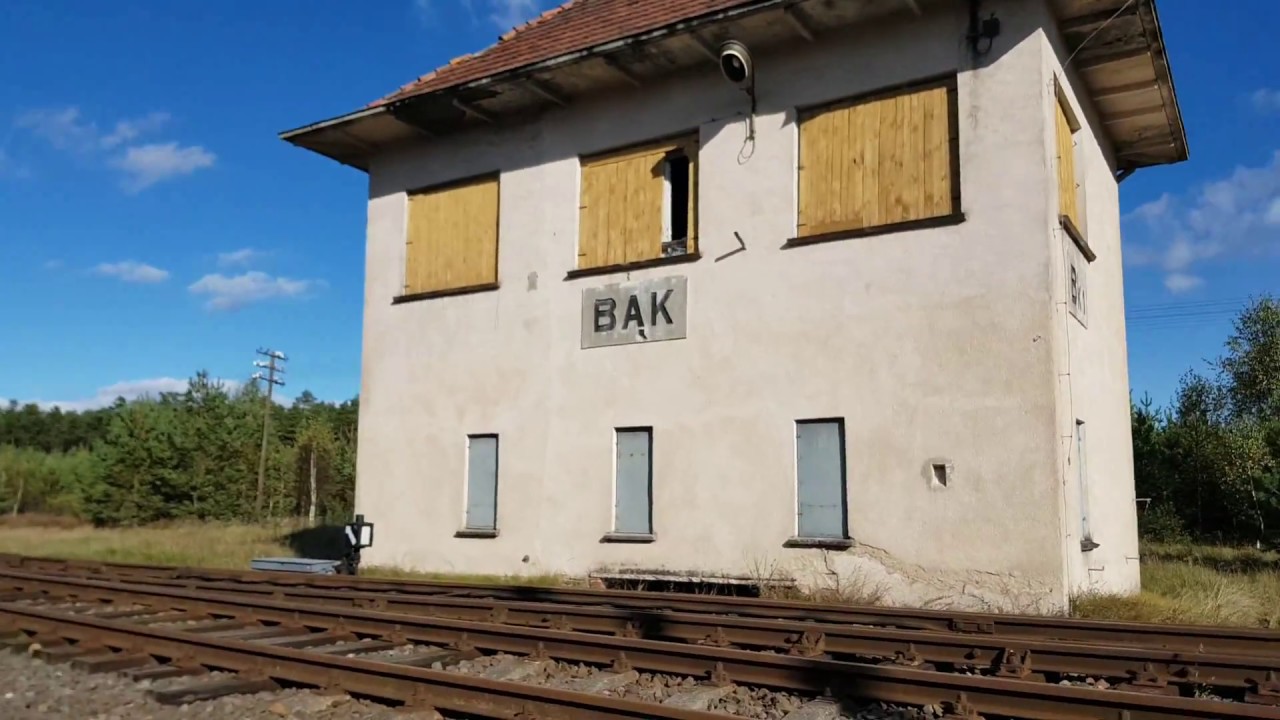 BĄK - opuszczona nastawnia w środku lasu