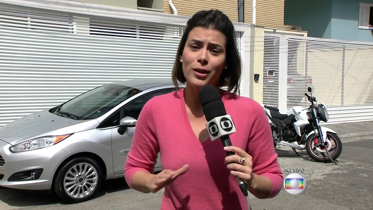 Michelle Loreto com farol aceso