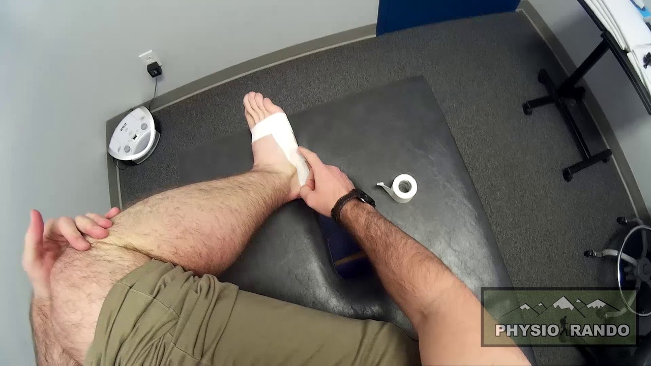 Taping fasciapathie plantaire avec tape athlétique