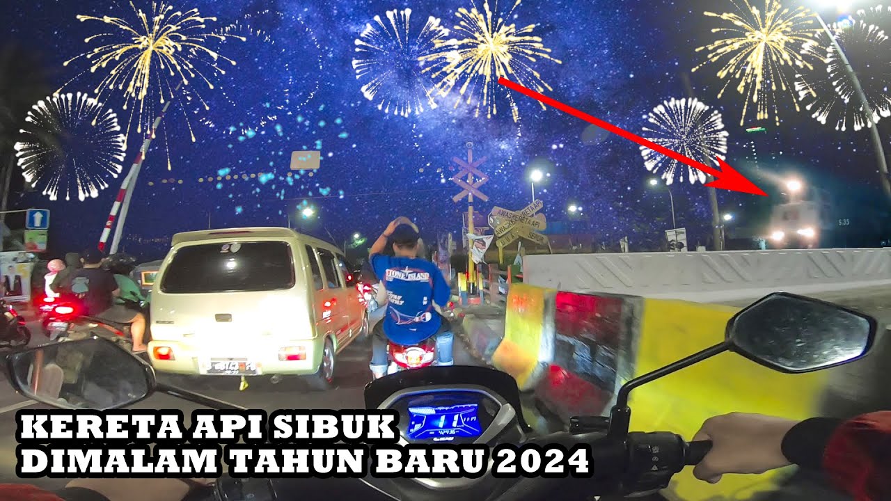 MOTORIDE Tengah Malam Menyusuri Jalanan Kota Jakarta Nonton Kereta Api Dan Menikmati Tahun Baru 2024