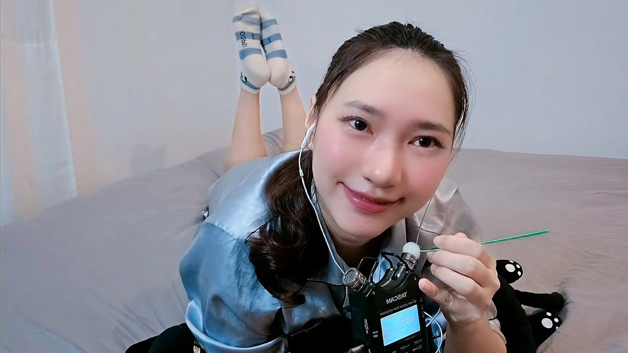 ASMR Fluffy Ear Cleaning Soft Mouth Sounds From Ear To Ear 🦻