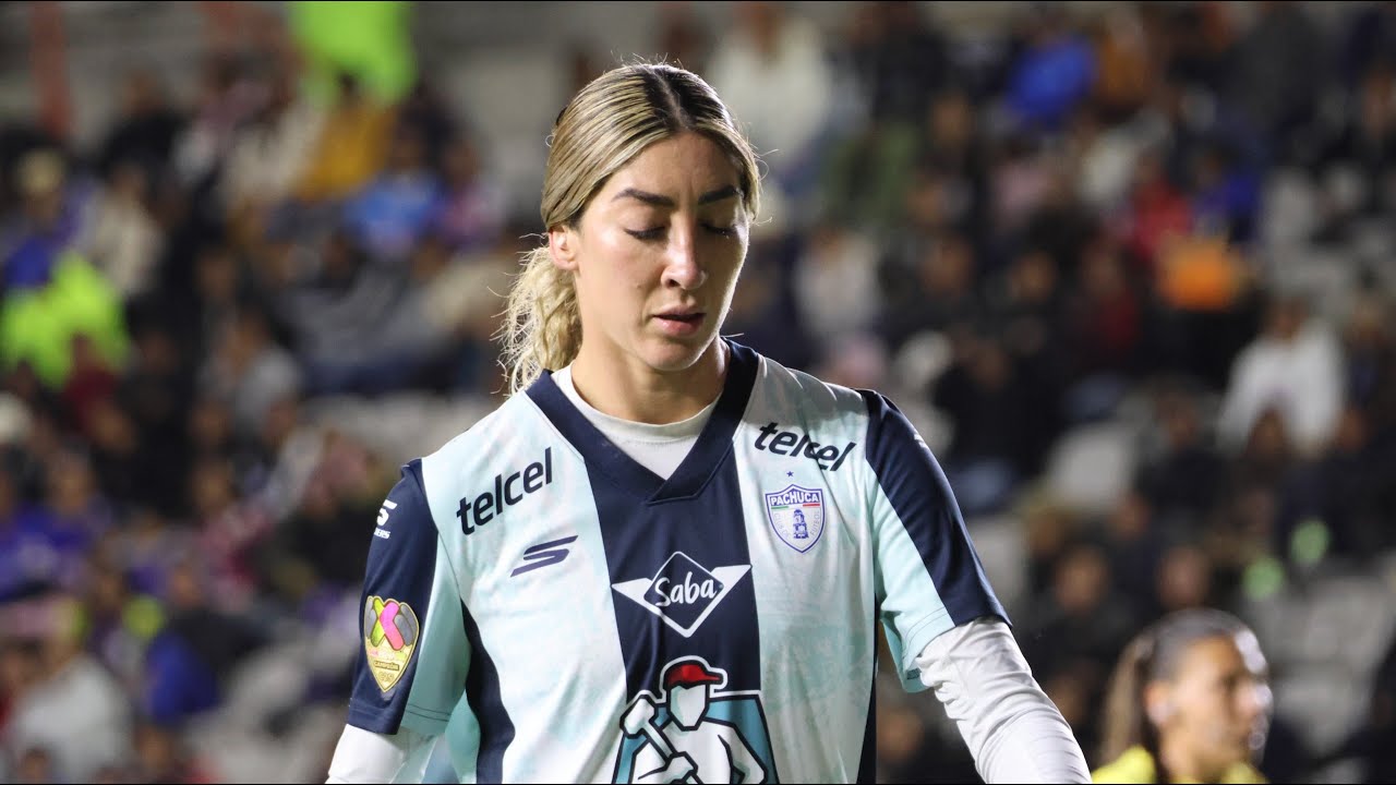 Jocelyn Orejel, ex defensa del América Femenil, con los colores del Pachuca en el Estadio Hidalgo