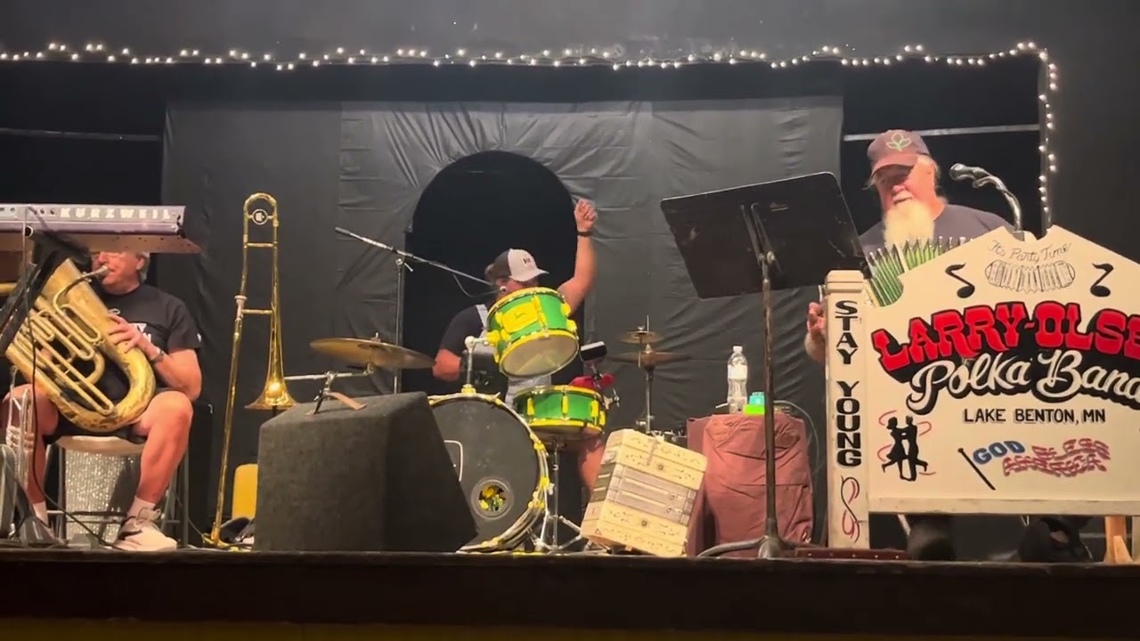 “ Red Raven Polka / Golden Slippers Polka” Larry Olsen Band: Prairie Village, Madison