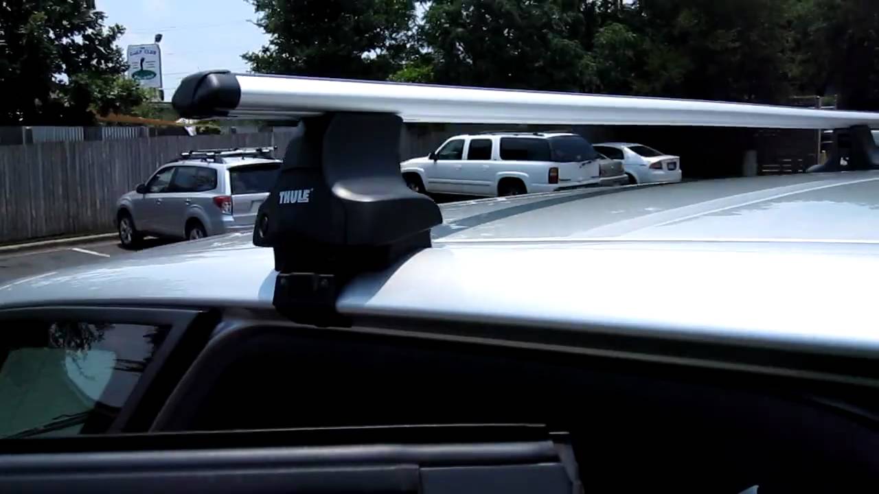 Volvo V50 Outfitted with Thule Traverse Roof Rack by Rack Outfitters
