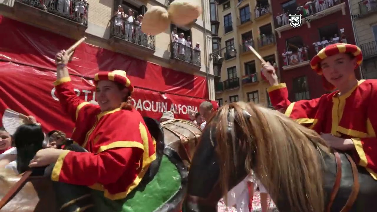 Despedida de la Comparsa de gigantes y cabezudos de Pamplona de los Sanfermines 2025