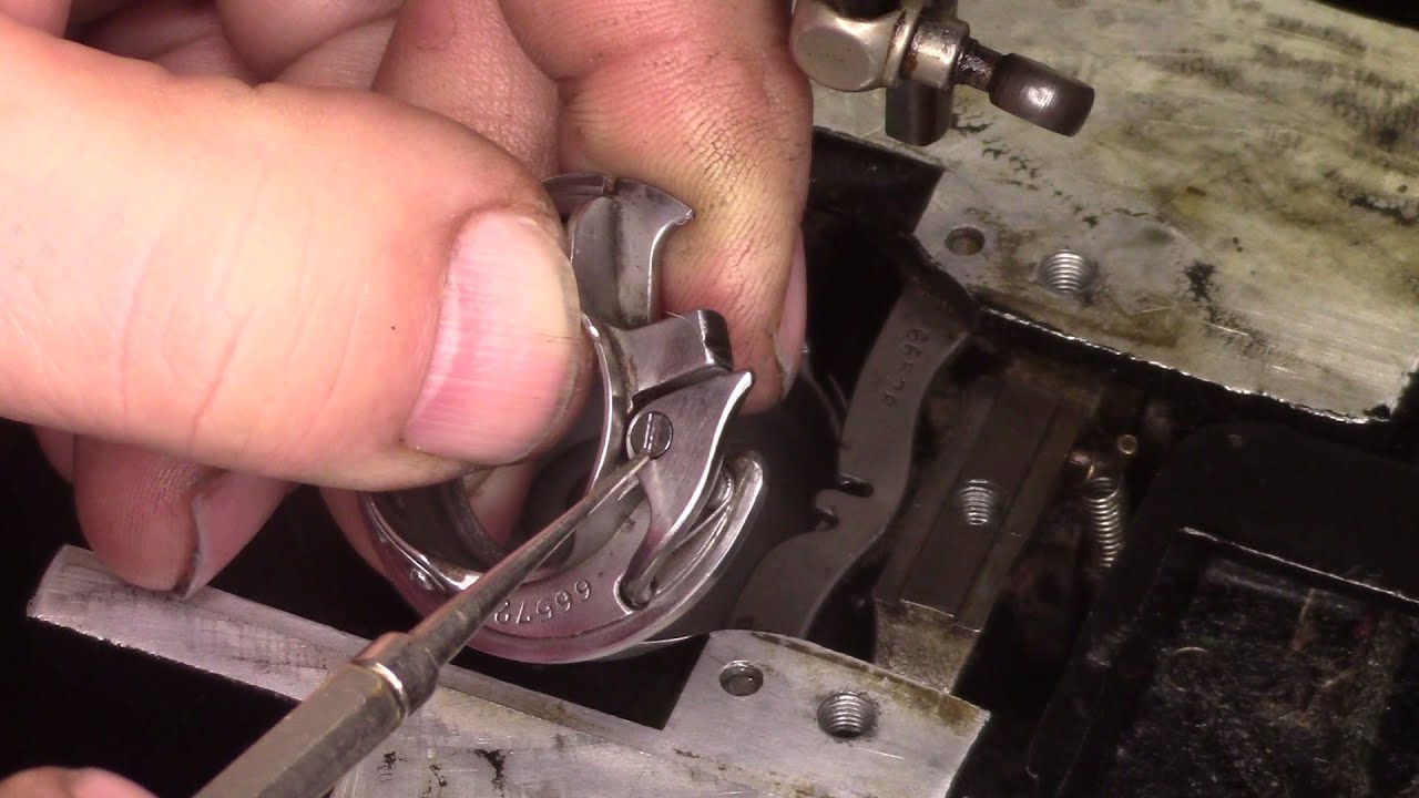 Singer Model 101: Servicing the Bobbin Case and Hook