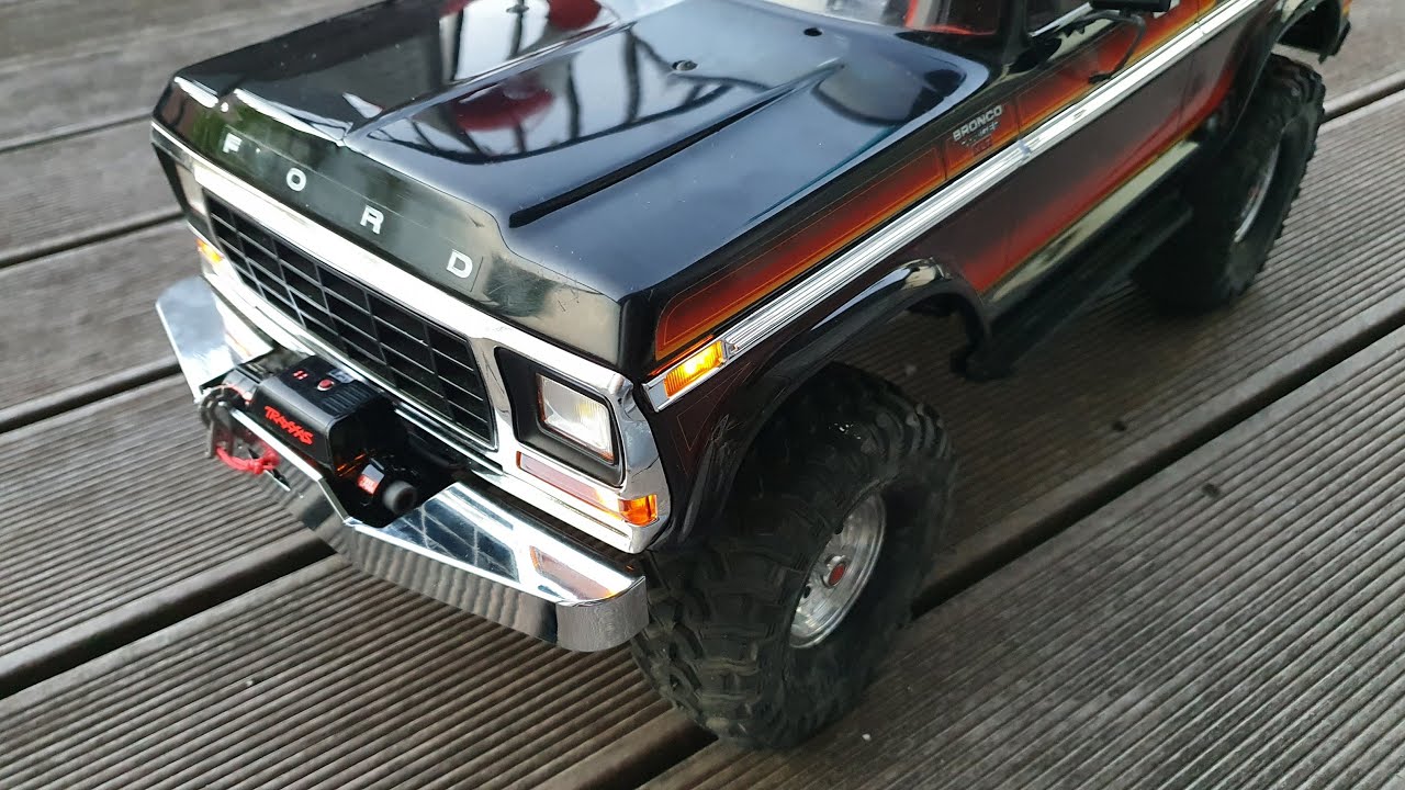 installing winch and chrome bumper on my trx4 ford bronco