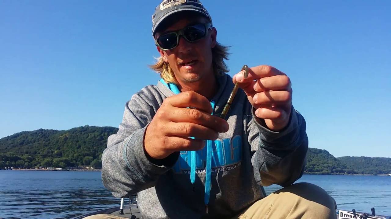 How Bassmaster pro Seth Feider rigs and fishes a Neko Rig for bass
