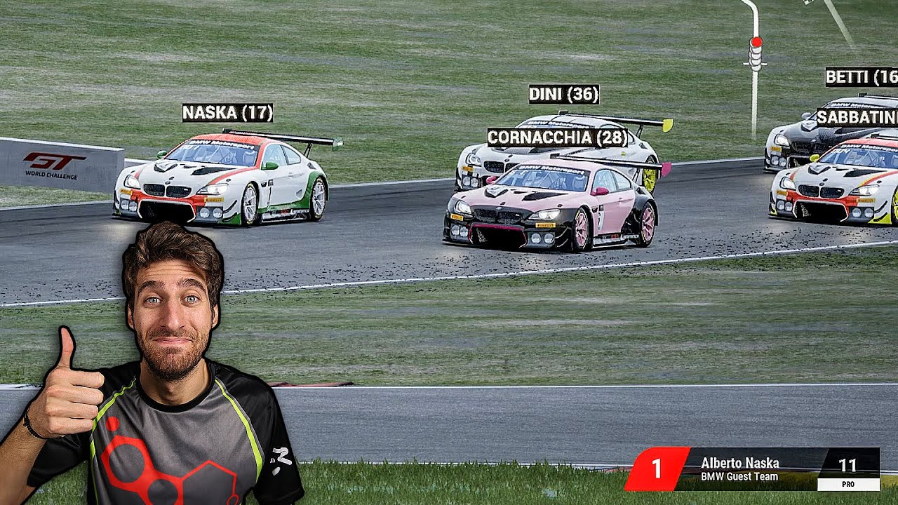 YOUTUBER VS GIORNALISTI - su Assetto Corsa Competizione (corro con un piede solo)