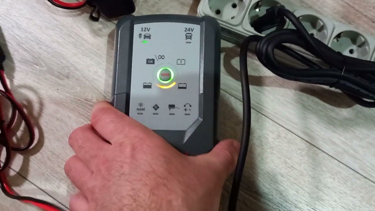 Зарядний пристрій Bosch C7