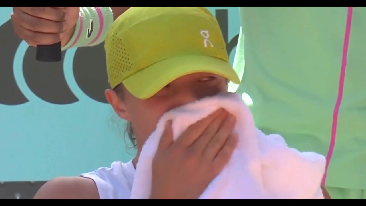 IGA ŚWIĄTEK IN TEARS AFTER UMPIRE WARNS HER | MADRID VS COCO GAUFF MAY 1, 2025