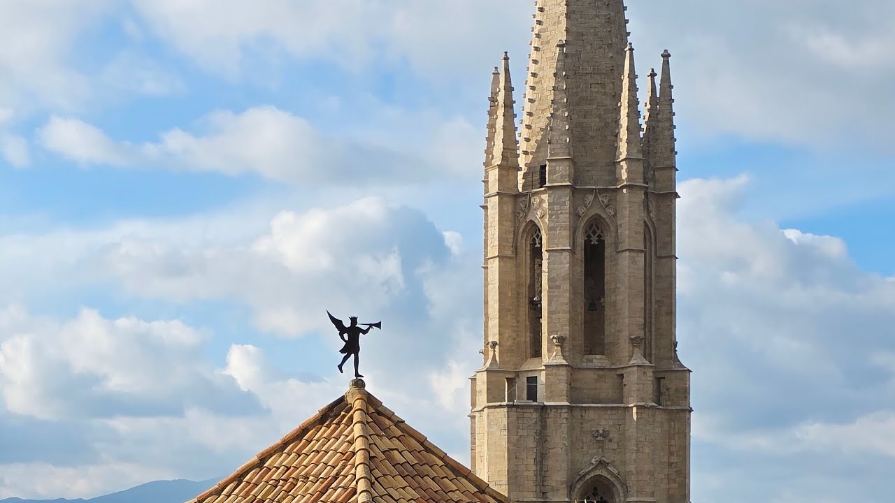 Girona. Basílica de Sant Feliu.Pont de les Peixateries Velles. October 2025. Жирона. 