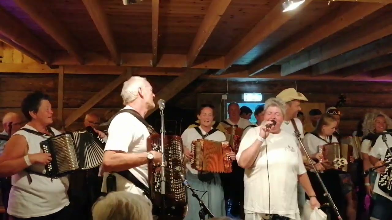 Løvås med venner.Rabalders.Harajakt.Live Ransäter 8 juli 2022. Balgspel