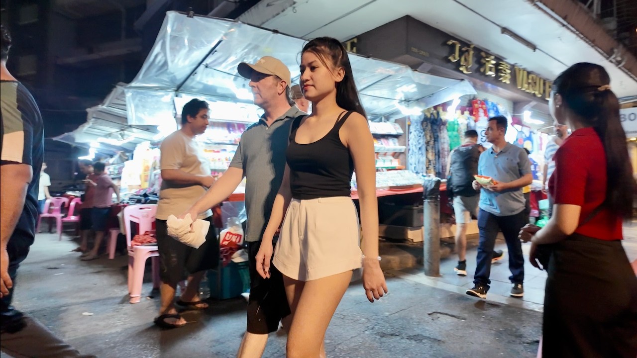 Bangkok Night walk - Nana to Cowboy