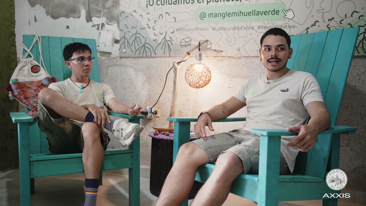 Convertir plástico desechado en diseño - Revista AXXIS