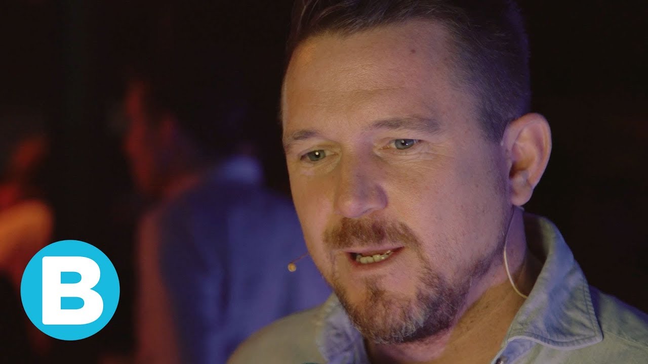 Bekende Nerd: Johnny de Mol. Wat heeft hij in zijn mancave?