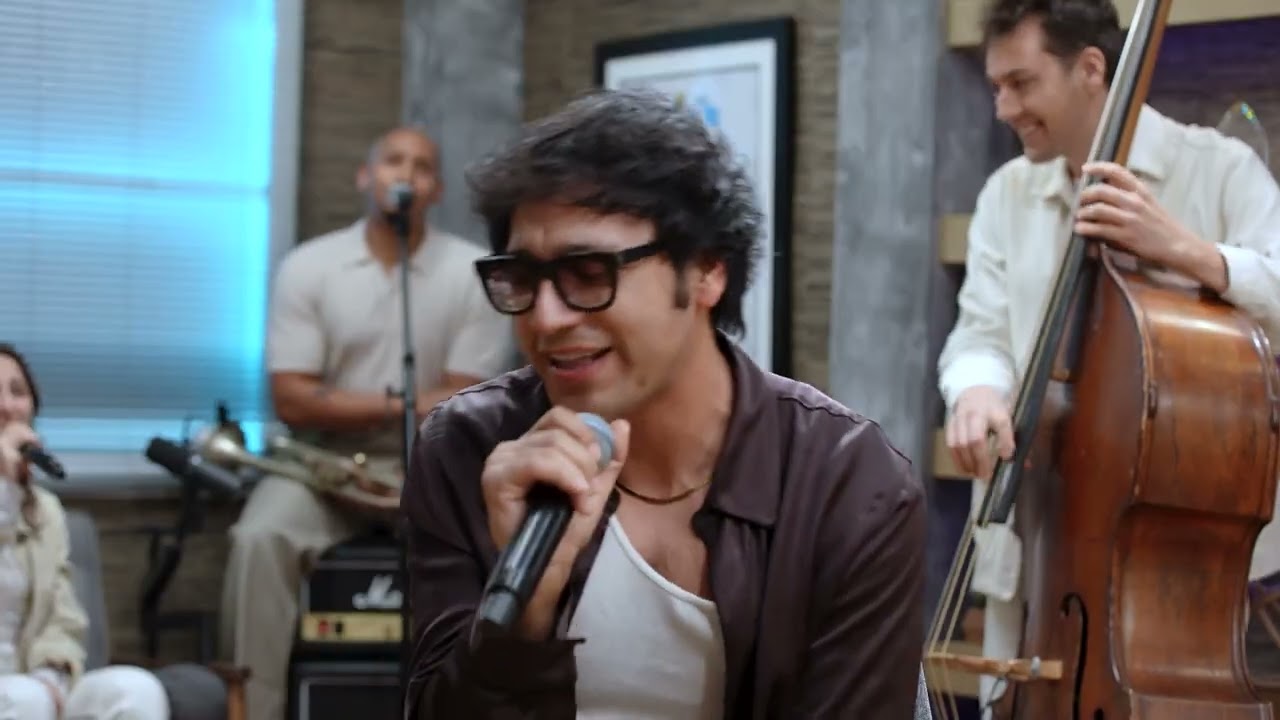 Adri&aacute;n Cota lit up the office with his &ldquo;BOUJEE&rdquo; a UNIQUE version for Pepe Garza | Pepe's Office