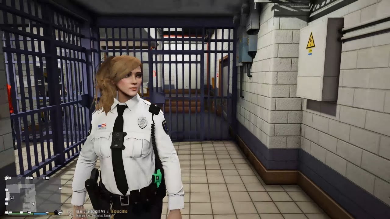 Gta 5 LSPDFR Episode: Female Officer In White Uniform - OLD CVPI City Patrol