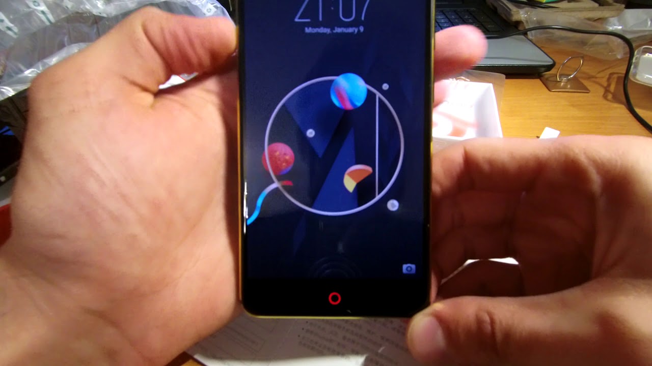 Смартфон ZTE NX569J NUBIA Z17 Mini 64Gb, черный/золотистый обзор