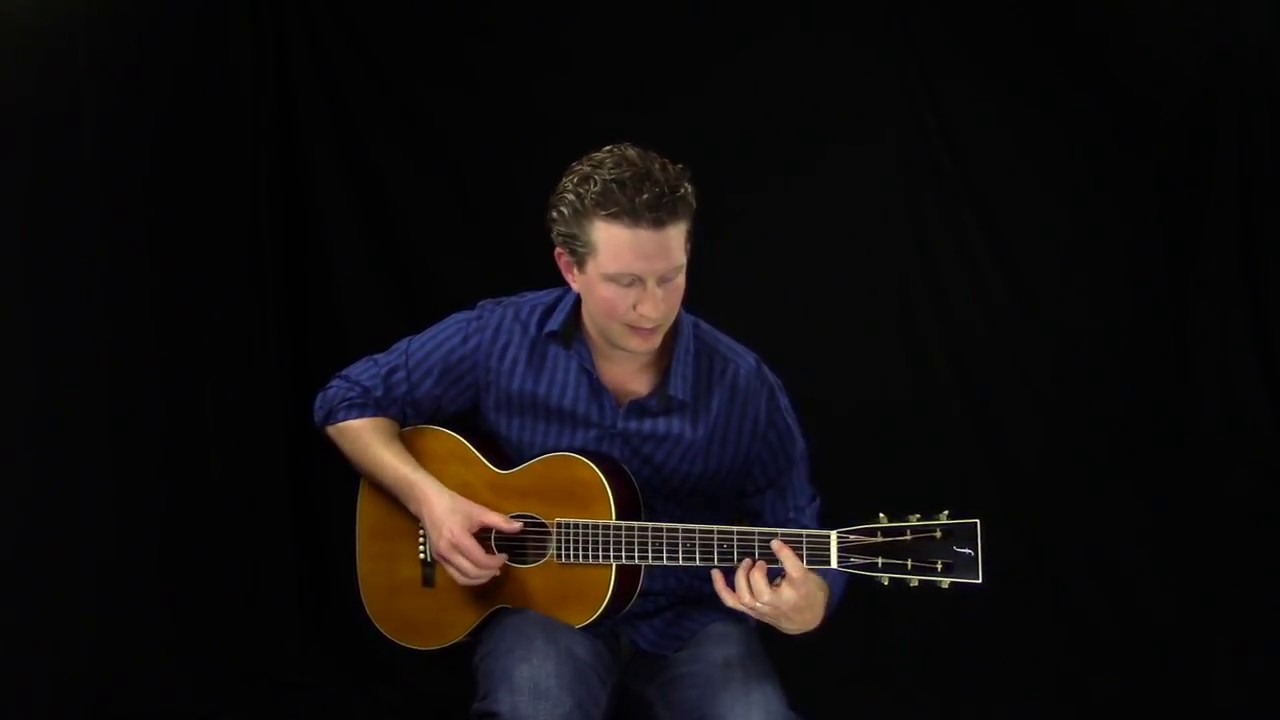 Tom Feldmann performs 