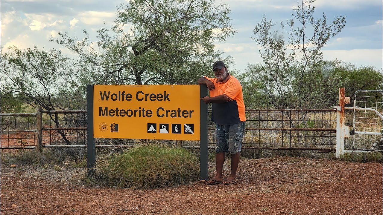 MABU BURU LIFESTYLE EP 40 - Karajarri men make a surprising discovery at the WOLFE CREEK CRATER!