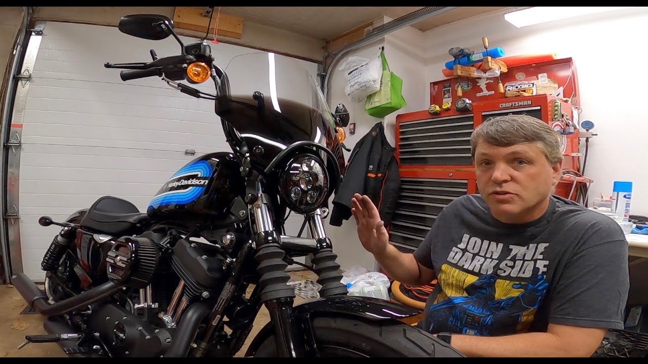 MEMPHIS SHADES EL PASO SPORTSHIELD INSTALL ON MY HARLEY DAVIDSON IRON1200 SPORTSTER.