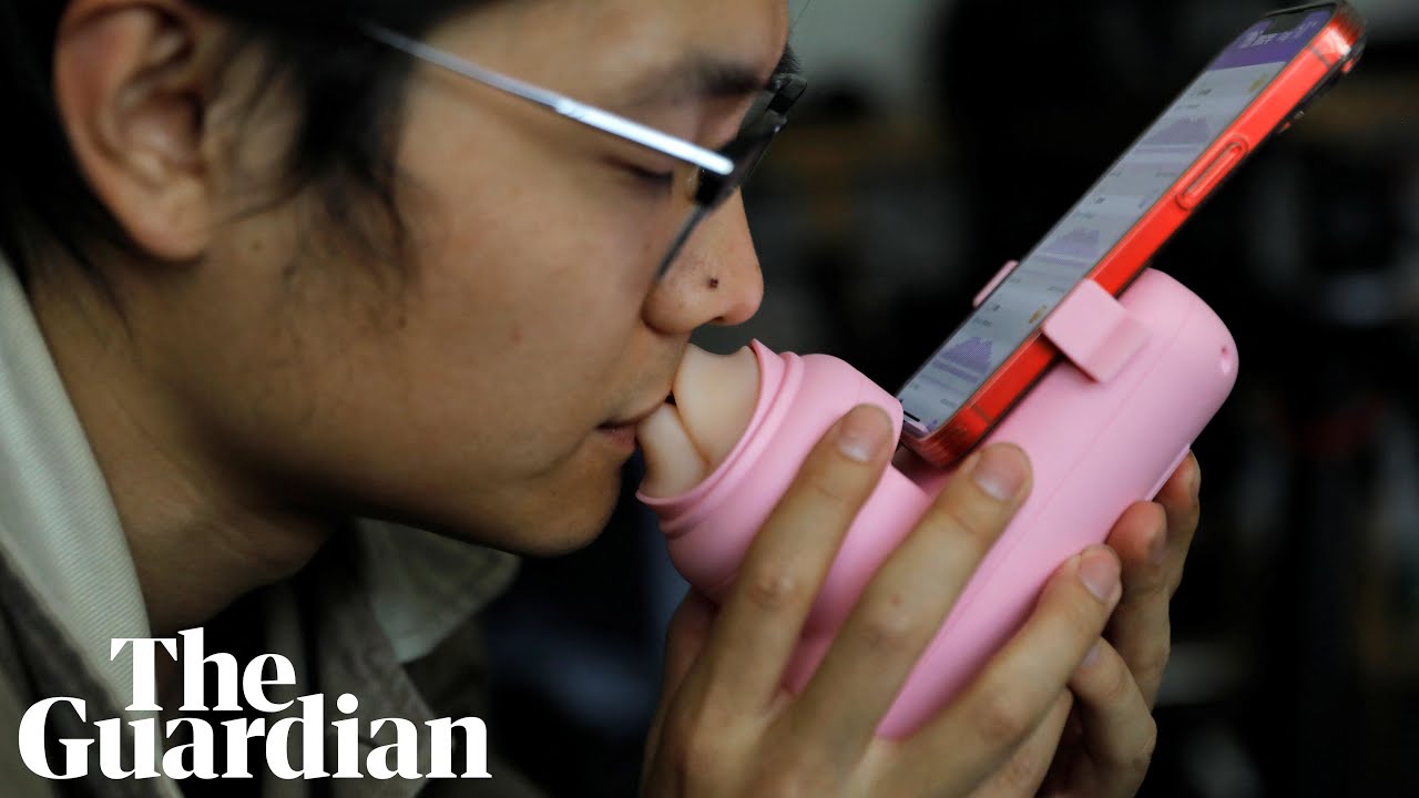 Robot lips invented for long-distance kissing