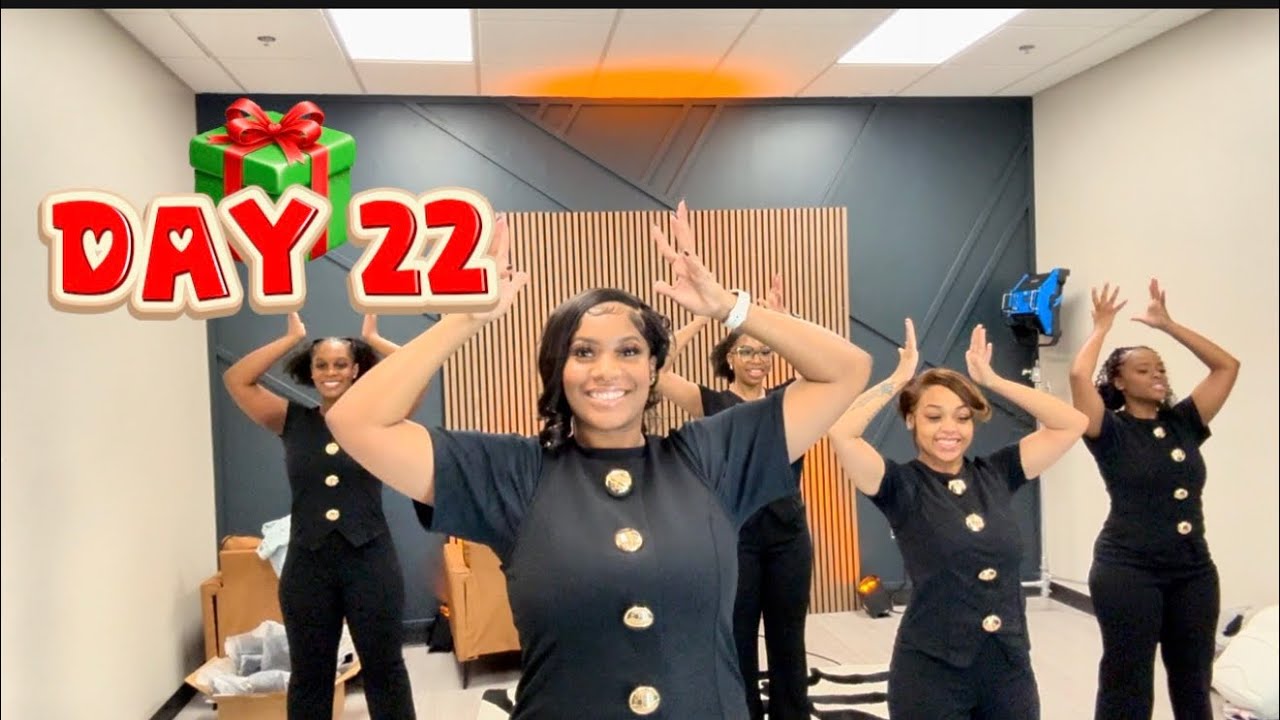 NOVIAE’S 25 DAYS OF VLOGMAS: DAY 22; COME WITH ME TO THE CHRISTMAS SERVICE AT CHURCH 