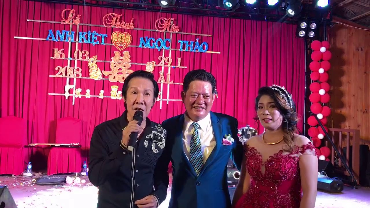 NSƯT VŨ LINH đi đám cưới và hát chúc mừng