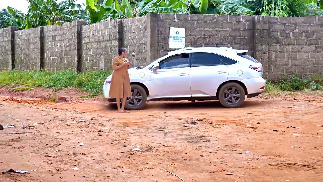 COMMENT UNE JEUNE VILLAGEOISE A CONQUIS LE CŒUR D'UN PATRON QUI EST VENU POUR UN TRAVAIL OU VILLAGE