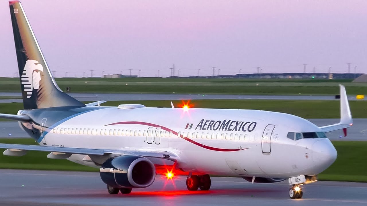 AeroMexico Boeing 737-800 Sunset Arrival at Calgary Airport