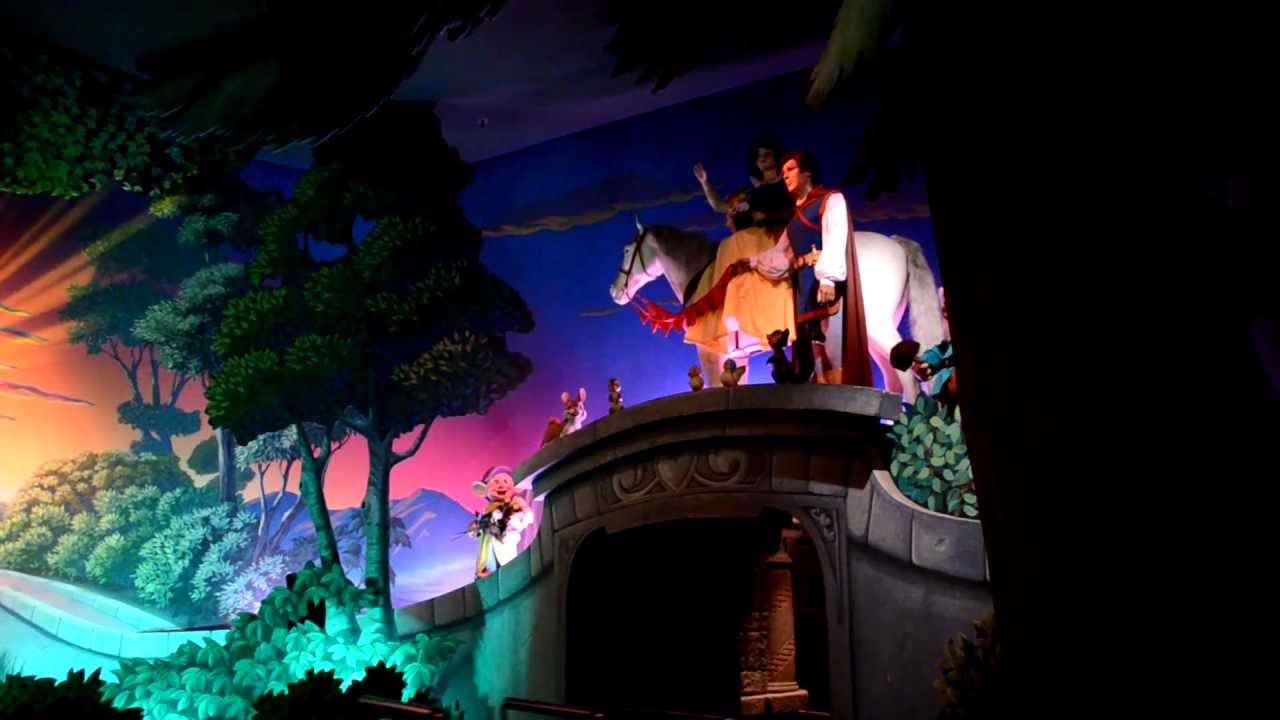 Blanche-Neige et les Sept Nains | POV On-Ride | Disneyland Paris