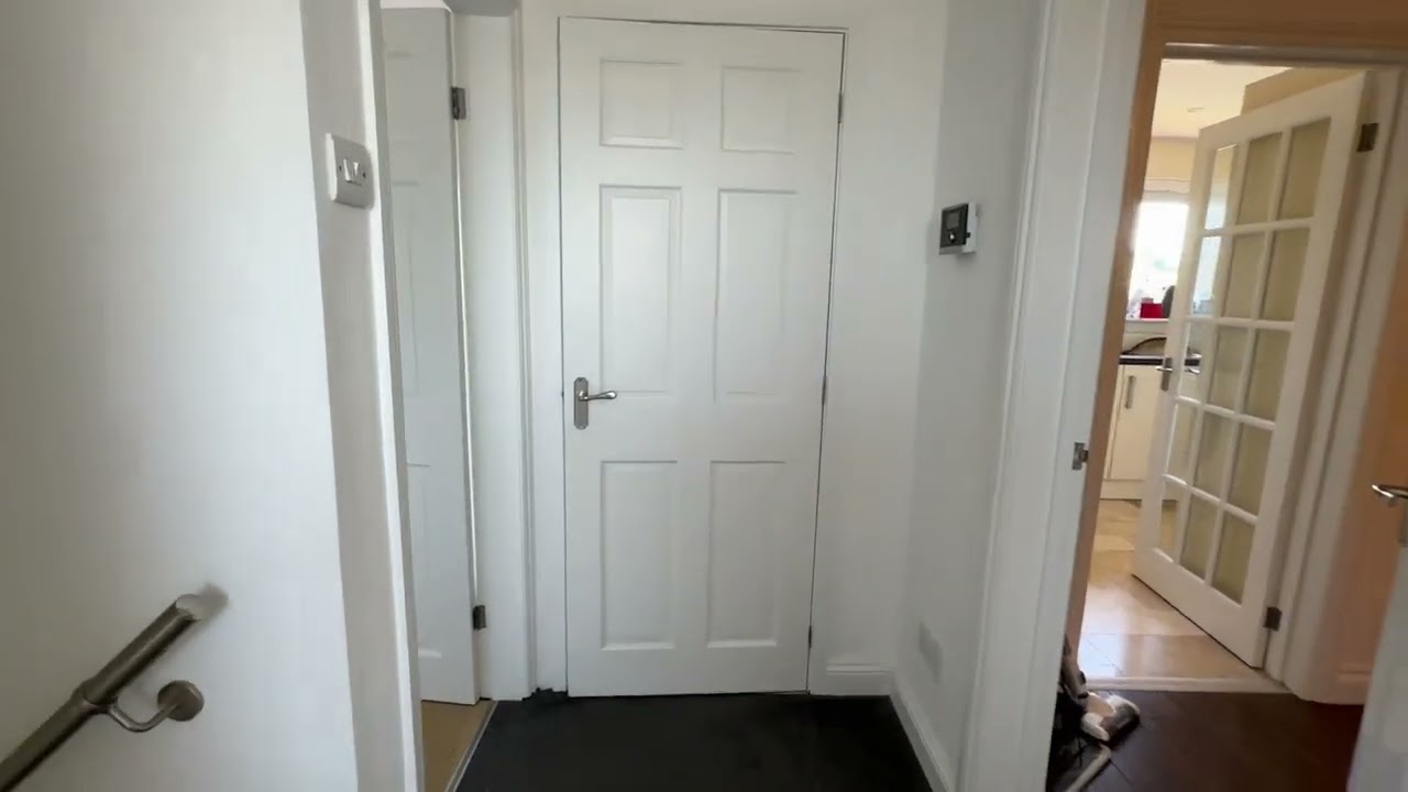 Farrant Close, Bishops Hull - 2 bed first floor apartment