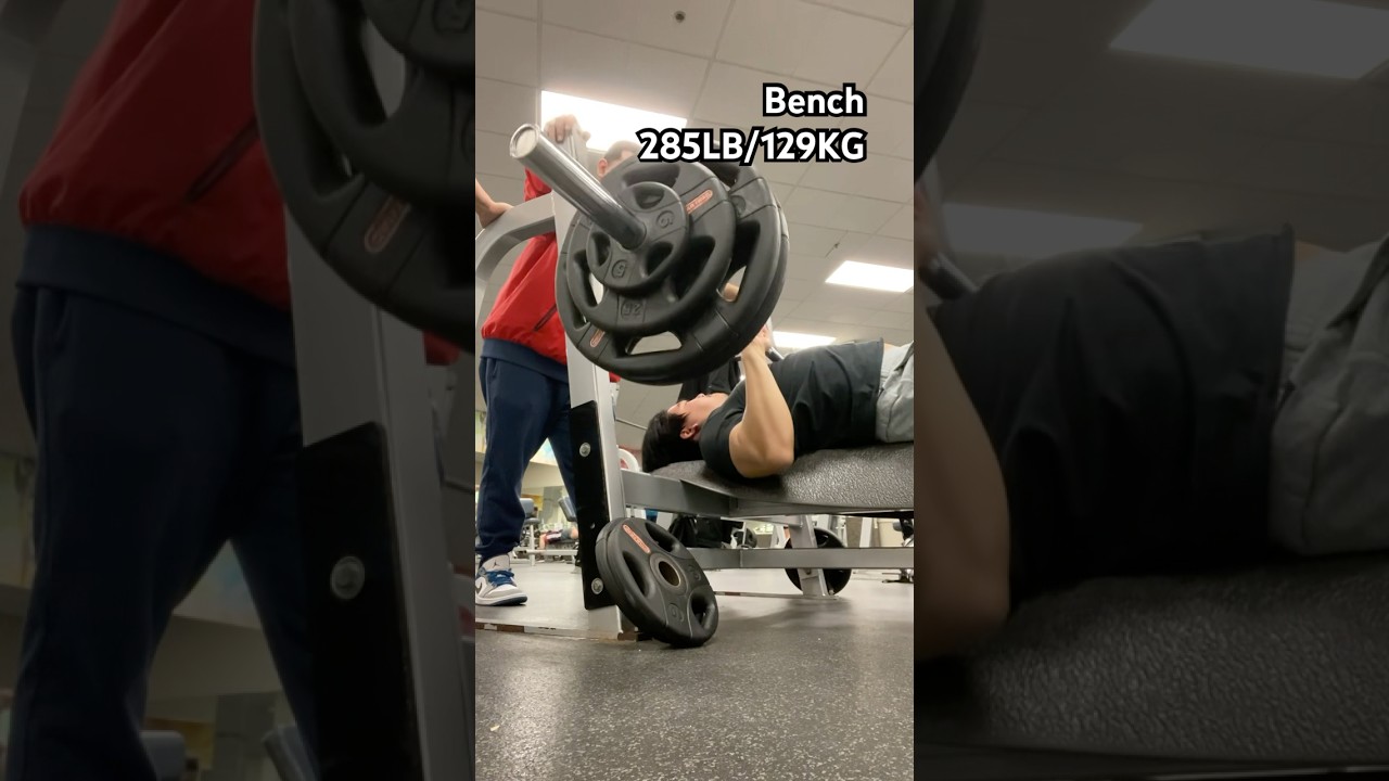 Bench 285LB @ 195LB BW #benchpress #bench #chestworkout #fitness #gym #lafitness #powerlifting #pr