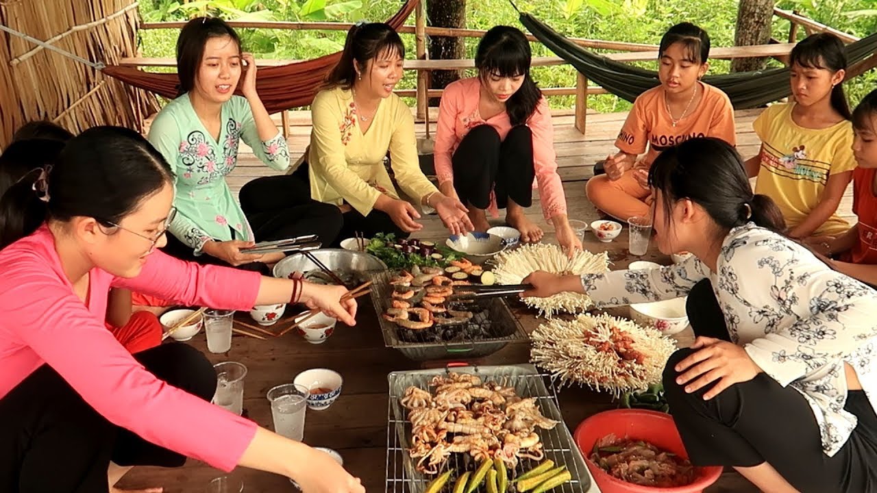 Bữa Tiệc Nướng Hoành Tráng Đầy Đủ Chị Em Sum Hợp - Quà tặng của chú Luu Le Tập 171