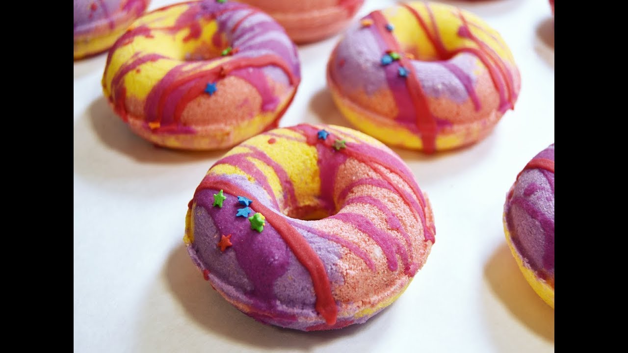 Making Donut Bath Bombs - Super Chatty Video