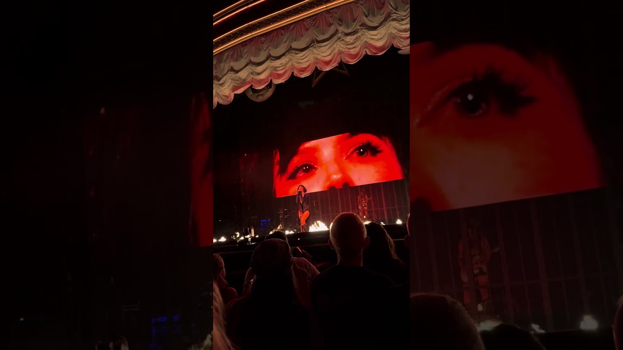 Arsonist (Live) - Halsey St. Louis 2025