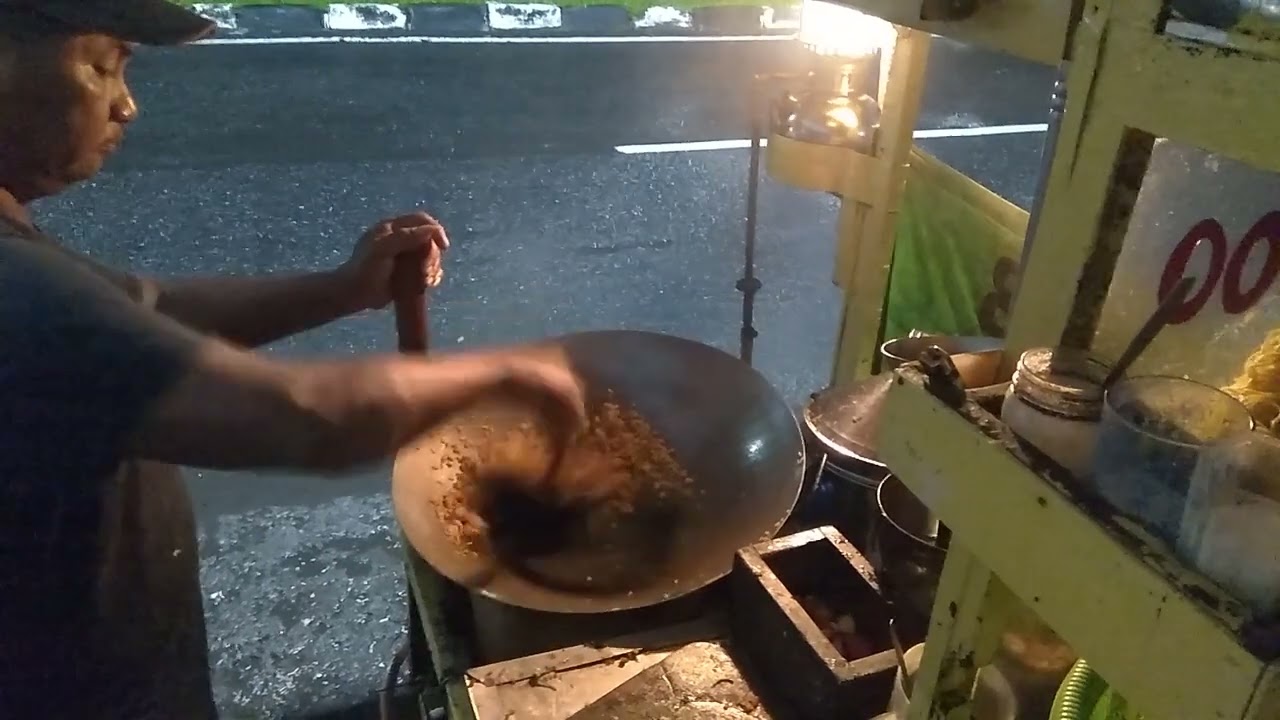 Nasi goreng Tenggilis SURABAYA, cak alip