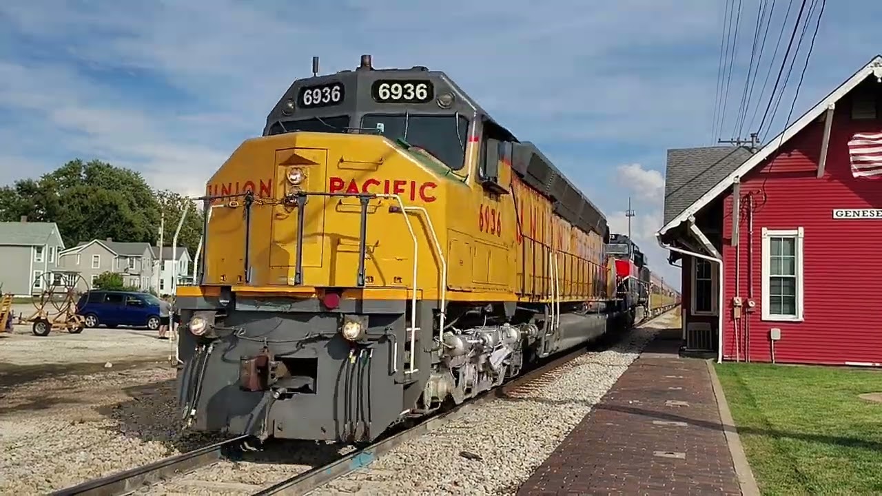 UP 6936 West -Geneseo, IL