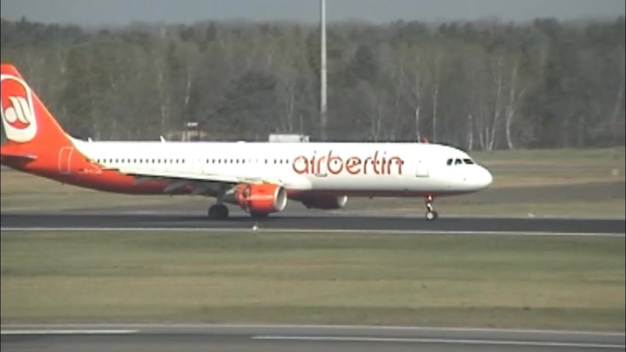 Air Berlin Airbus A321 lands at Berlin-Tegel Airport  #a321 #airberlin #planespotting 