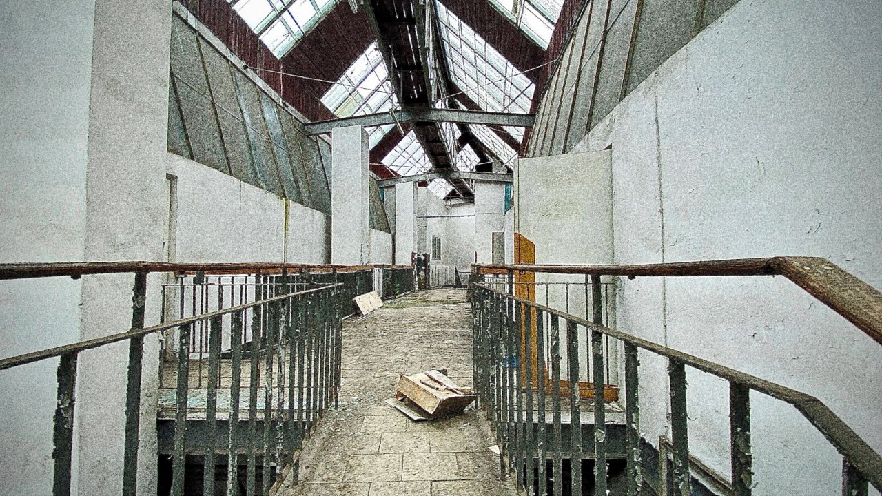 OPUSZCZONA PAROWOZOWNIA/LOKOMOTYWOWNIA - URBEX