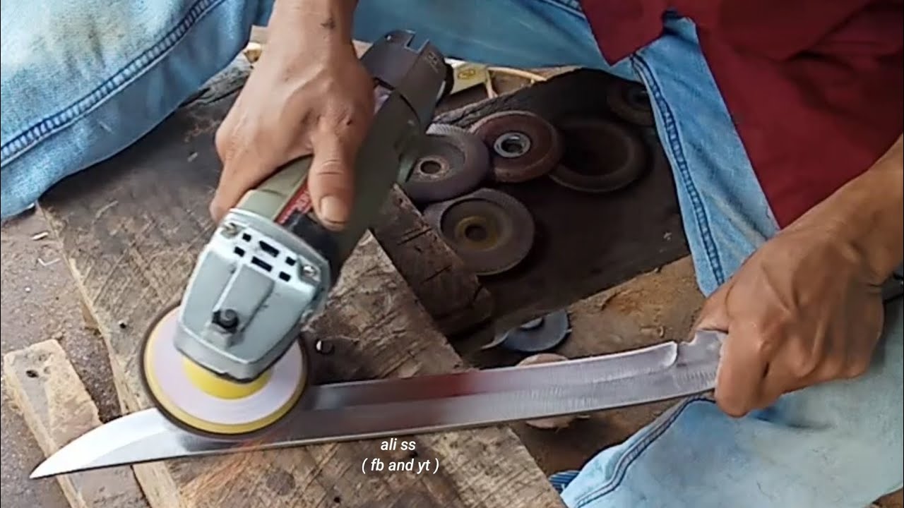 pembuatan golok berkelas dengan alat