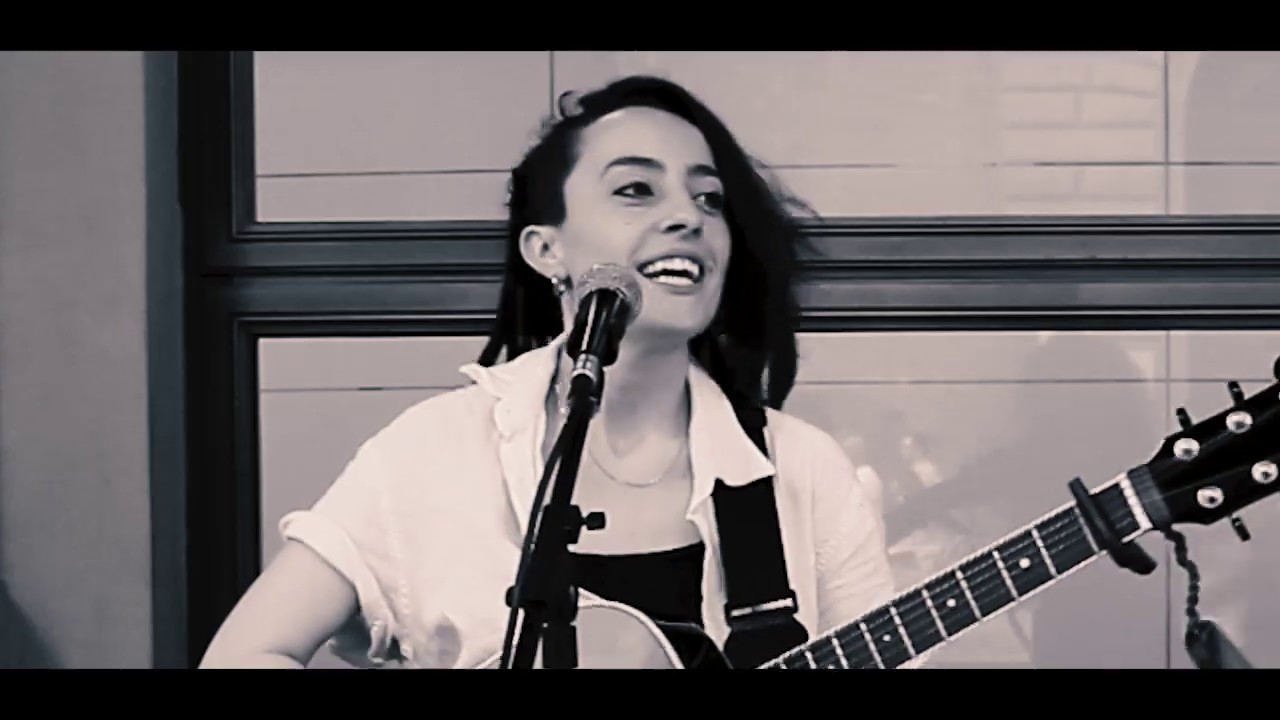 It's Wiwo - Suona in strada a Bologna  (Busking)