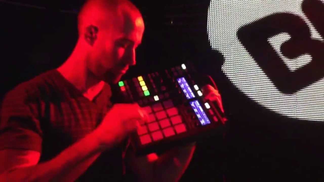 Bass Kleph @ Marquee Sydney - Live Maschine performance of Afrojack & Steve Aoki - No Beef