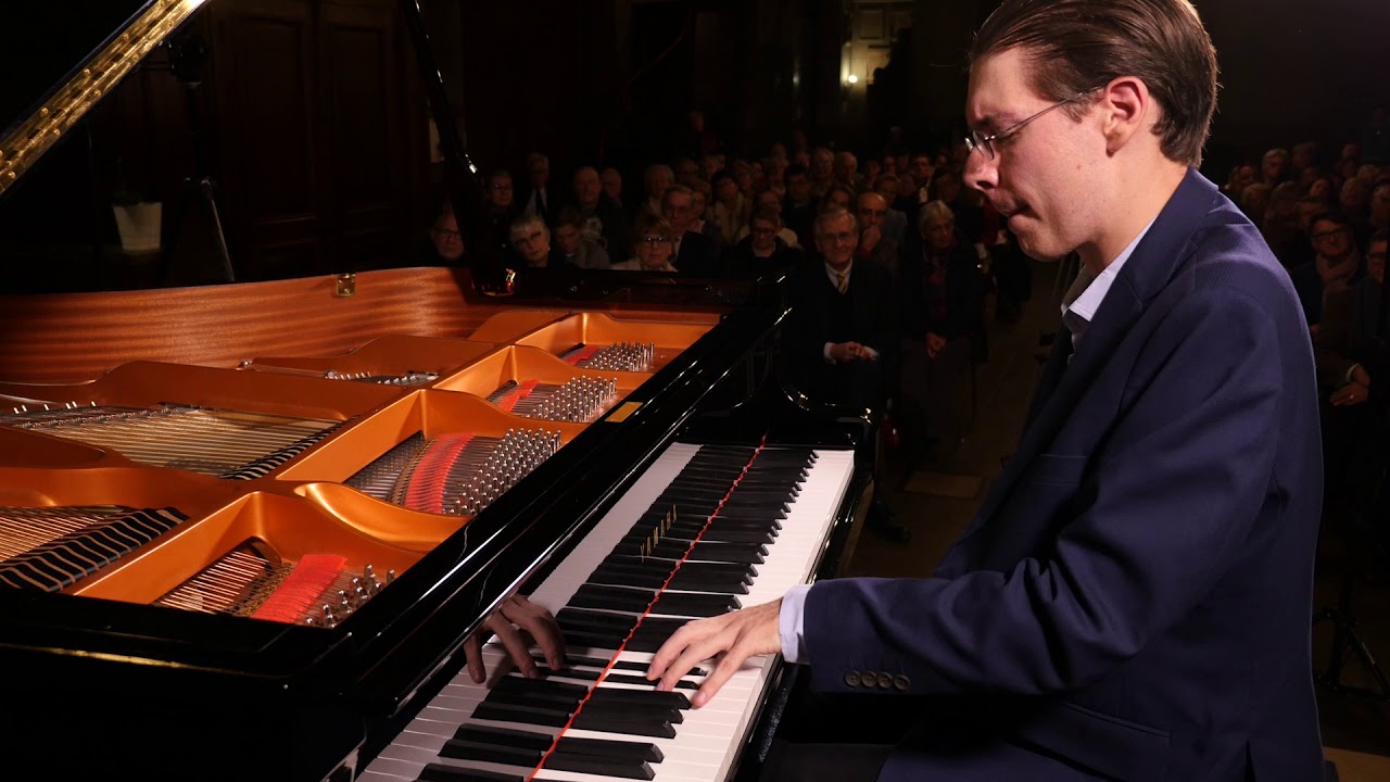 Tristan Pfaff plays 