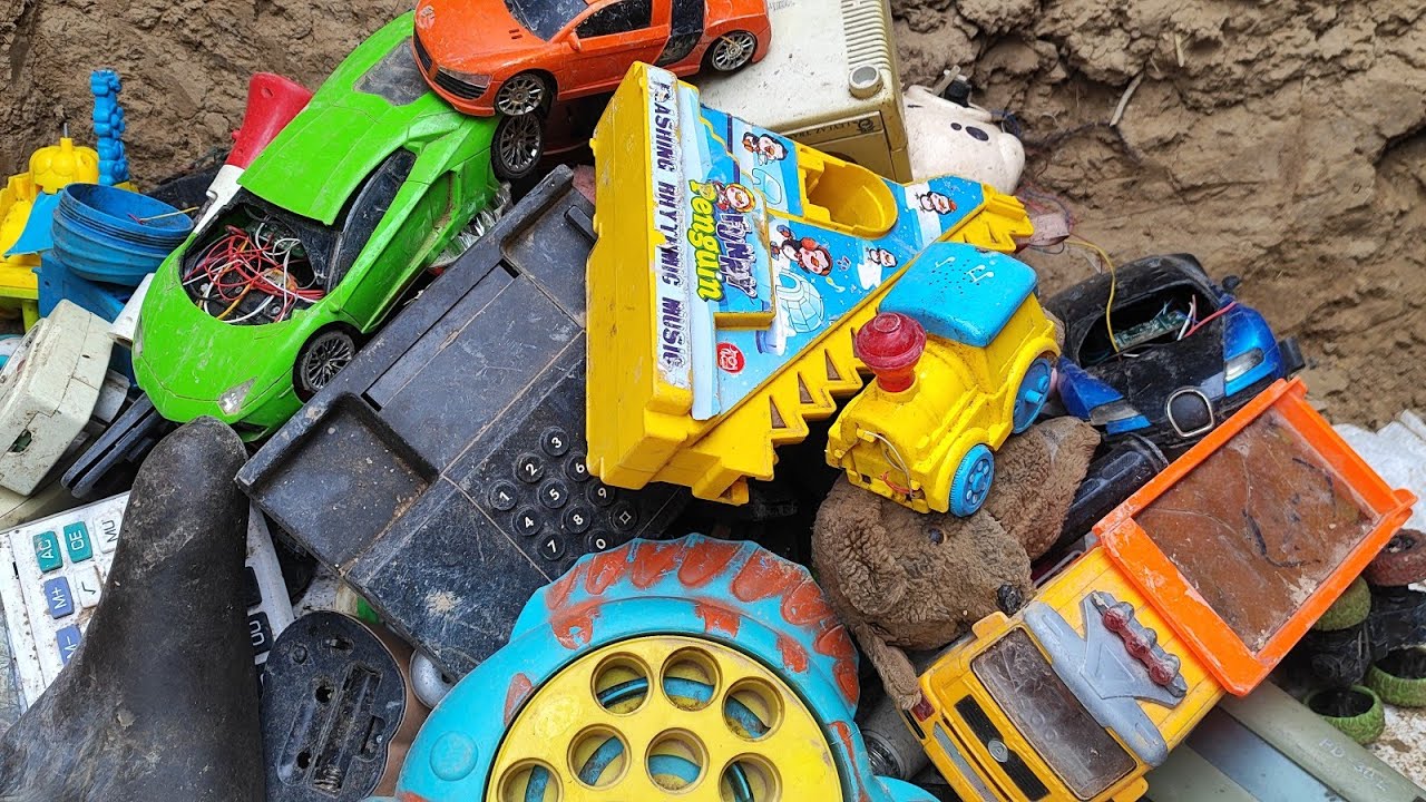 Broken the toys  ⛏️🚈🚅🚄🚂🚂