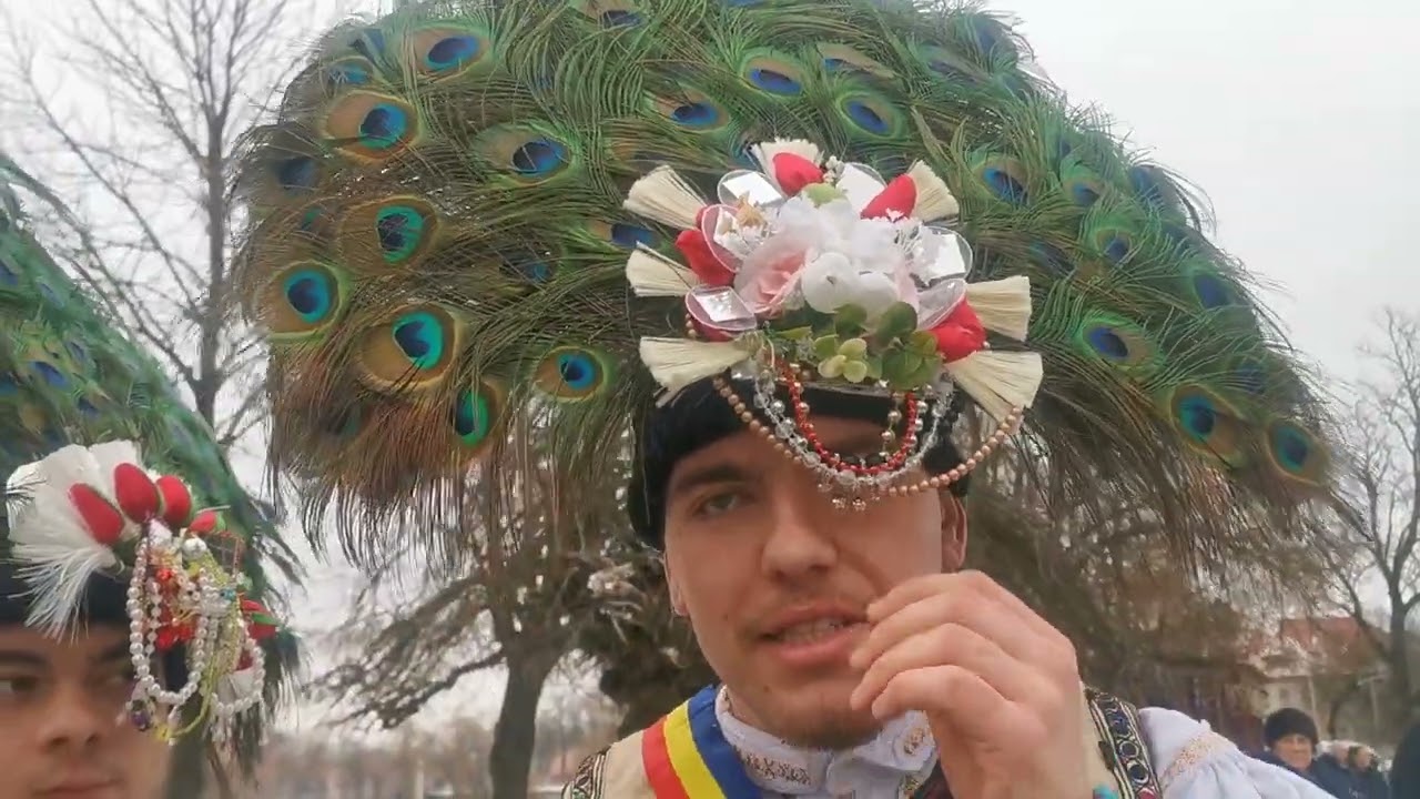 Monitorul de Făgăraș: Costumul popular al Cetei de feciori din Sâmbăta de Sus