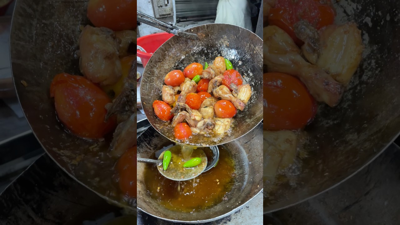Sher Ustaz Chicken Karahi Tomatoes & Chillies Special | Sakhi Restaurant Peshawar | Food Diaries X