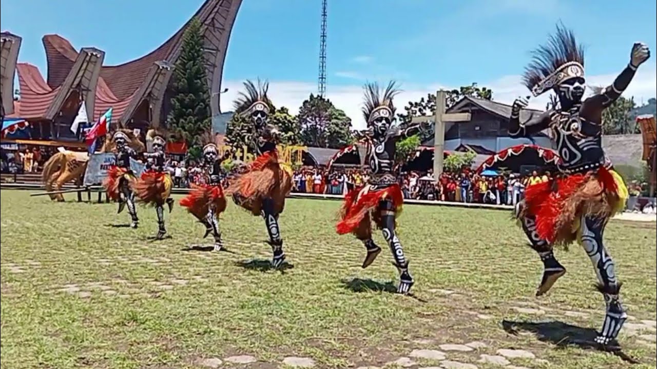 Tarian Tradisional Timika - Pangkur Sagu 🔴 Perayaan 110 Tahun Injil masuk toraja